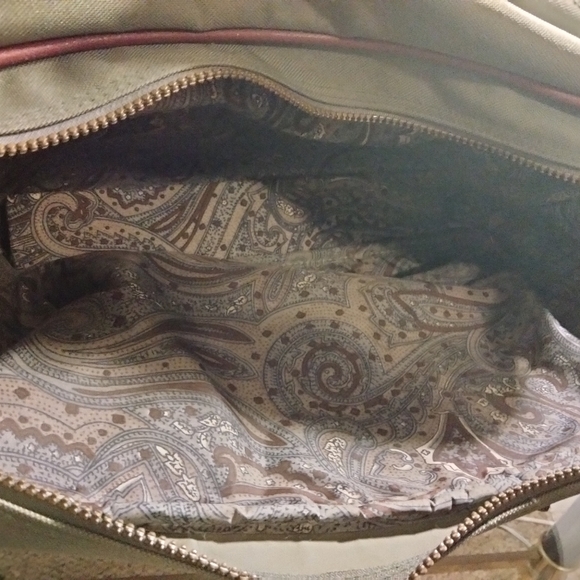 BB MEN GREEN CANVAS TRAVEL BAG $22. - Picture 10 of 13